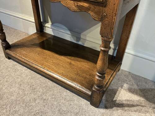 Oak sidetable