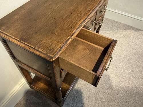 Oak sidetable