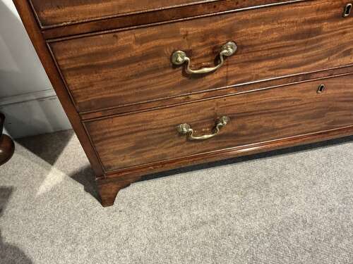 Mahogany hall chest of drawers